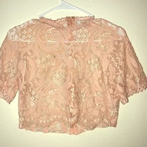 All peachy 🍑 lace